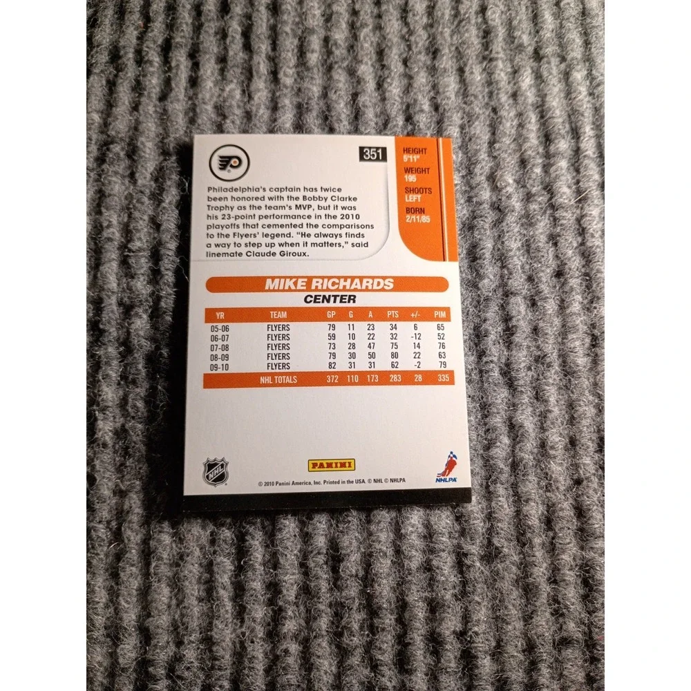 Vintage 2010 Score Philadelphia Flyers Mike Richards Hockey Card #351
